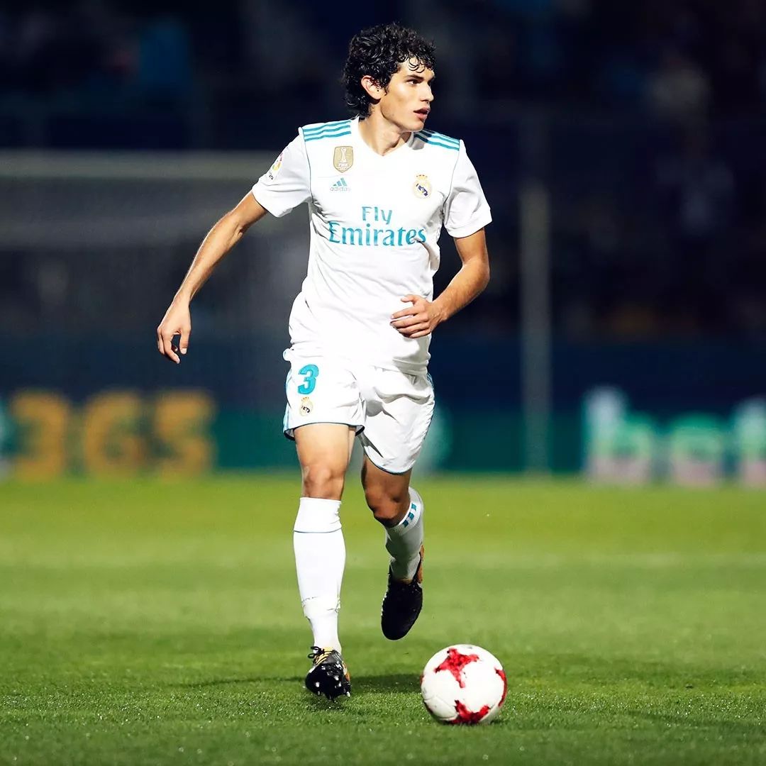 熊猫体育官方网站-超牛抓妖股神器主图指标