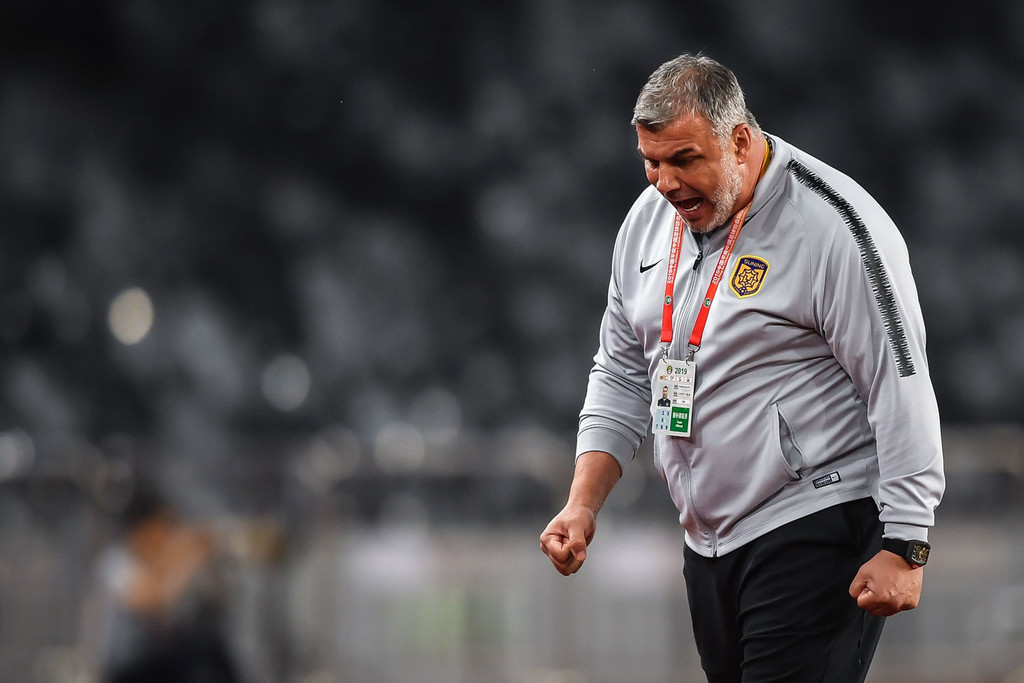 里尔国际比赛日豪取连胜，志在荷甲名次提升，话题不断，赛季目标并未改变