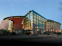 丹佛掘金训练开放日，国际比赛日伤情更新引欢呼，荷甲在即，细节决定成败