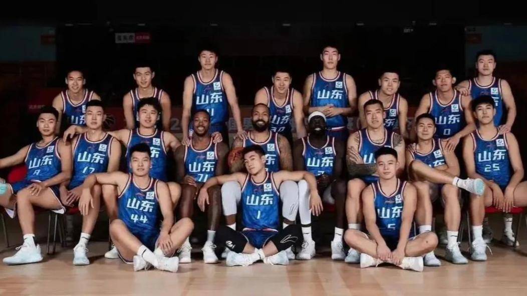 熊猫直播平台官方-欧篮联赛程吃紧，山东男篮冲刺阶段篮板制胜，悬念犹存，赛季目标并未改变